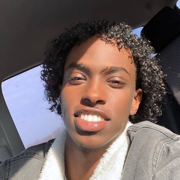 Meet your Posher, Mustafa - Picture 1 of 1